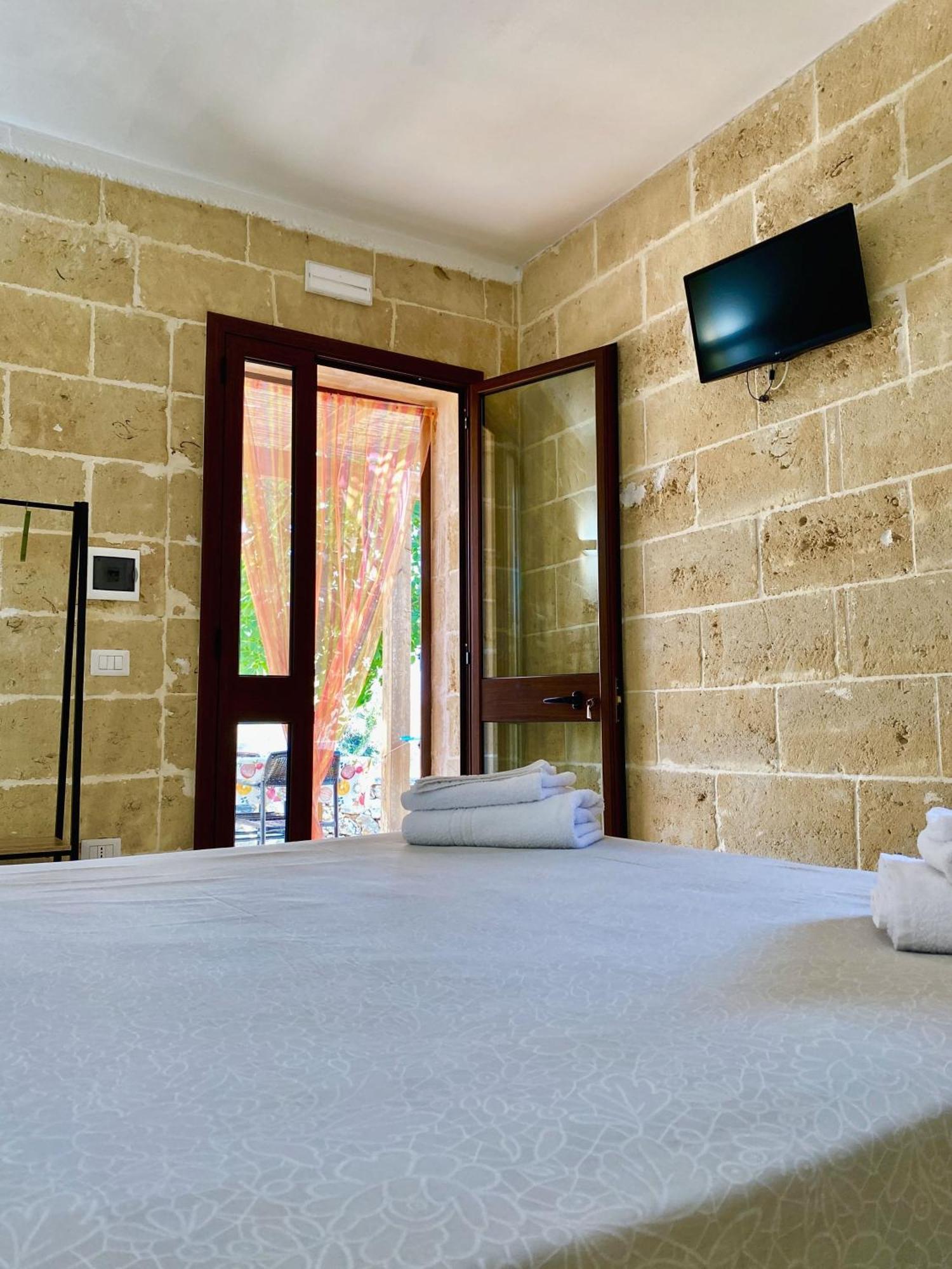 Le Stanze Di Ray - Salento Homes ボルガニェ エクステリア 写真